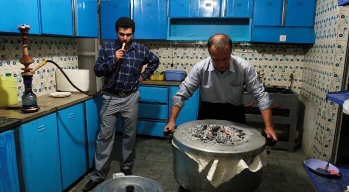 La cocina de un restaurante kosher en Isfahán. 