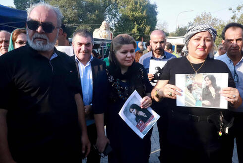 Manifestantes en memoria de Amini en la provincia de Kurdistán. 