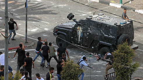 Enfrentamientos entre militantes y fuerzas de seguridad de la Autoridad Palestina en Naplusa. 