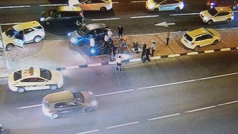El terrorista intentó atacar a víctimas que se trasladaban en sus automóviles. (Ynet) Atentado Holon