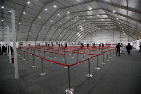 Vista general del Centro de Llegada de Aficionados al Fútbol en la frontera entre Catar y Arabia Saudita, establecido para dar la bienvenida a los fanáticos que viajan por tierra para la Copa Mundial 2022. 