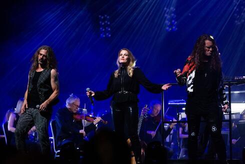 Los vocalistas sinfónicos de Led Zeppelin Peter Eldridge, Mollie Marriott y Jesse Smith. 