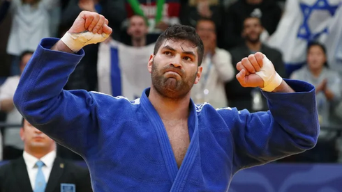 Ori Sasson de Israel reacciona durante su partido final de la categoría de más de 100 kg masculino en el Gran Prix de Tel Aviv en 2019 en la ciudad costera israelí de Tel Aviv