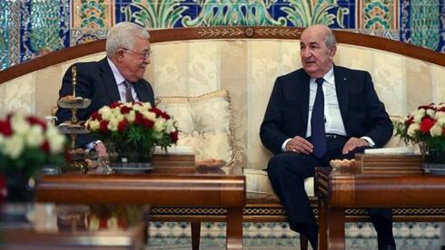 Mahmoud Abbas con el presidente argelino, Abdelmadjid Tebboune. 