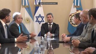 Momento de la reunión entre el embjador de Israel y el gobernador de la provincia, entre otros funcionarios. 