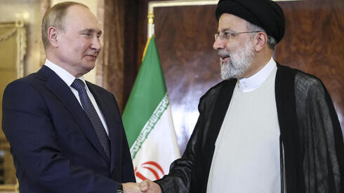 Vladimir Putin con Ebrahim Raisi en julio pasado. 