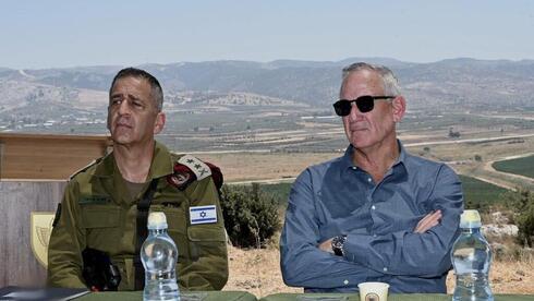 El jefe de Estado Mayor de las FDI, Aviv Kochavi, y el ministro de Defensa, Benny Gantz. 