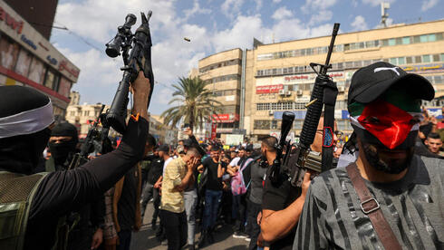 Militantes palestinos en Nablus.