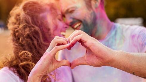 Después de tantos años, es difícil comenzar a tener citas y encontrar pareja. (Foto: Shutterstock) Después de tantos años, es difícil comenzar a tener citas y encontrar pareja.