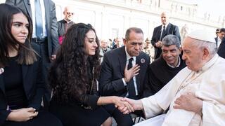 Encuentro de la familia Abu Akleh con el Papa Francisco. 