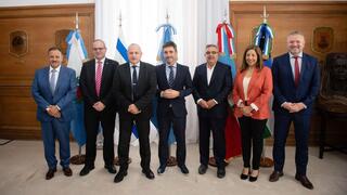 Firma del convenio entre tres provincias argentinas y la empresa de agua israelí Mekorot. 