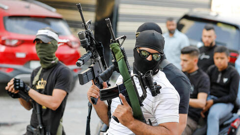 Jóvenes palestinos armados en Jenín. 