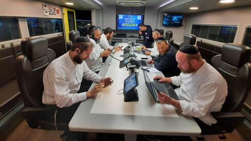 Rabinos trabajando en Ucrania