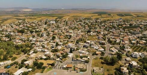 Una vista aerea de Kfar Kama.