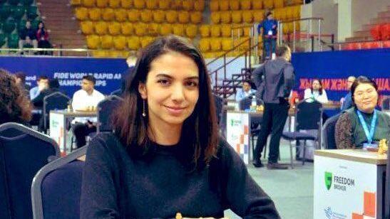 Sarah Kadem, ajedrecista iraní, durante el torneo en Kasajistán. 