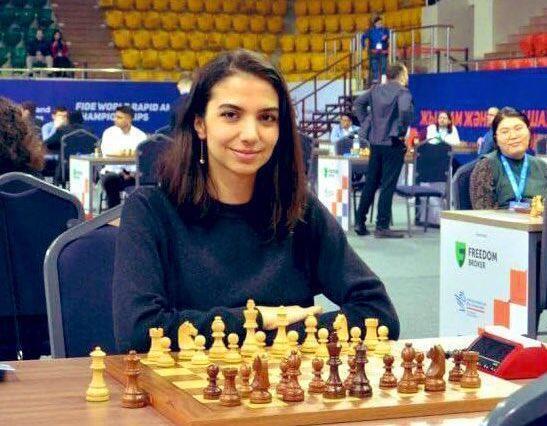 Sarah Kadem, ajedrecista iraní, durante el torneo en Kasajistán. 