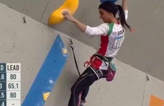 Elnaz Rekabi, escaladora iraní, compitiendo sin hiyab. 