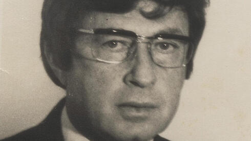 El entonces primer ministro Yitzhak Rabin disfrazado durante una visita a Marruecos en la década de 1970. (GPO) El entonces primer ministro Yitzhak Rabin disfrazado durante una visita a Marruecos en la década de 1970.
