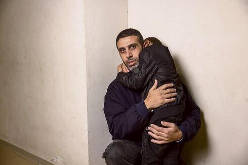 "No hay una bala perdida, sólo una bala asesina". Muhammad Abu-Mu'ammar y su hijo . 