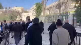 El embajador jordano encabezó una comitiva a la que se le negó el ingreso a la mezquita. 