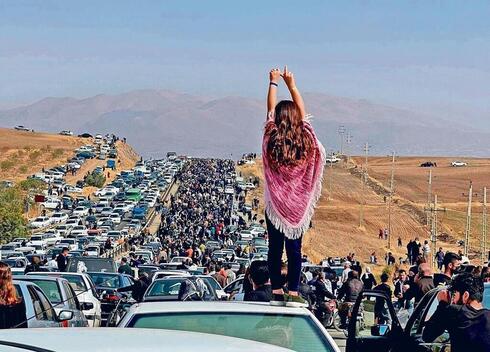 Enorme movilización durante el punto más álgido de las protestas contra el uso obligatorio del hiyab. 