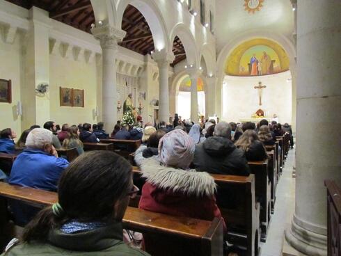 Rezo en la Iglesia de San José. 