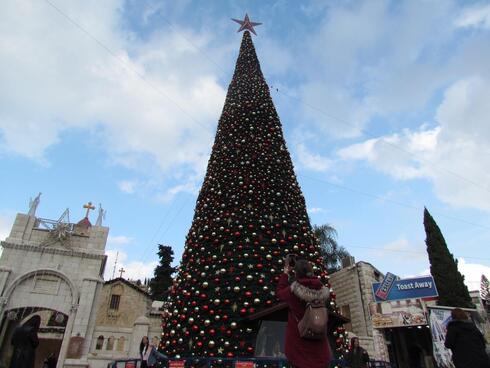 Árbol de Navidad en la Iglesia Órtodoxa Griega de la Anunciación. 