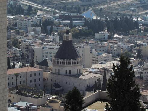 Basílica de la Anunciación desde lo alto de Nazaret. 