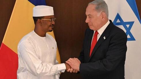 Mahamat Déby, presidente de Chad; y Benjamín Netanyahu, primer ministro de Israel. 