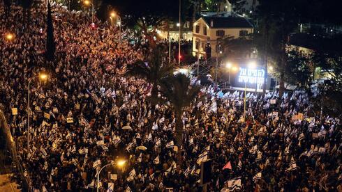 Las protestas contra el gobierno se mudarán el lunes a la puerta de la Knesset. (Tal Shahar) Manifestación