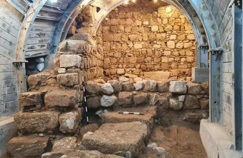 Una seccion de la grandiosa estructura romana donde se encontro la cuenta. (Autoridad de Antiguedades de Israel) Una seccion de la grandiosa estructura romana donde se encontro la cuenta.