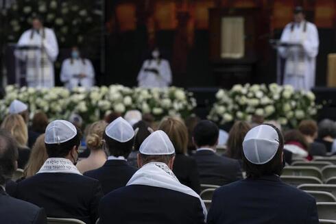 Judíos rezan en una sinagoga de Nueva York. 