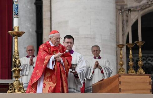 El papa Francisco tachado de hereje por Woźnicki.