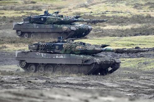 Tanques alemanes en acción durante un ejercicio. 