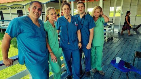 Médicos israelíes en Brasil. 