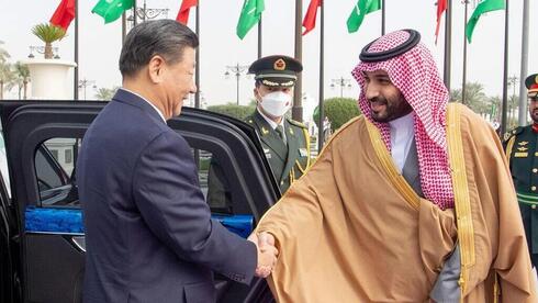 Xi Jiping en Arabia Saudita. China es el principal beneficiario entre iraníes y sauditas. 