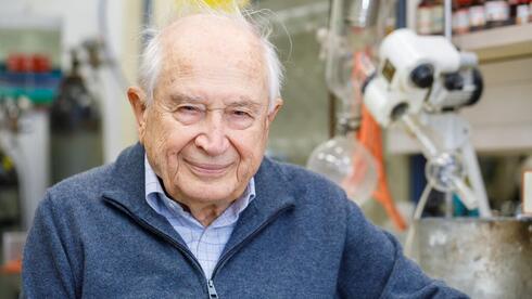 Raphael Mechoulam, investigador principal del cannabis en Israel. 