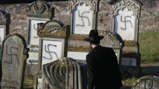 Tumbas judías vandalizadas son la muestra del antisemitismo en Francia. 