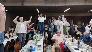 Celebración del Séder de Pésaj en el kibutz Nir Yitzhak, cerca de la frontera con Gaza.
