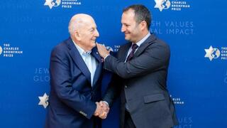 Charles Bronfman (izquierda) y Yotam Polizer.