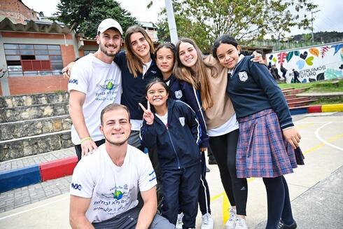 Actividad de Heroes for Life en Bogotá, Colombia. 