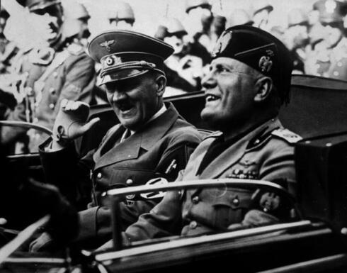 Hitler y Mussolini, fuertes aliados.