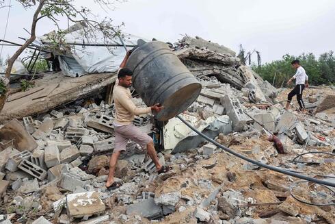Secuelas de un ataque aéreo de las FDI en Beit Lahia, Gaza.