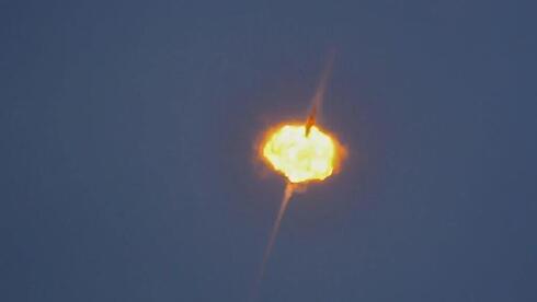 Intercepción de la Cúpula de Hierro sobre el cielo de Ashkelon. 