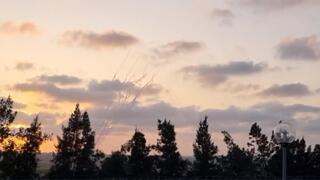 El cielo de Israel, surcado por cohetes lanzados desde Gaza. 