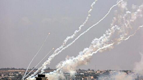 Cohetes lanzados desde Gaza contra Israel durante la Operación Escudo y Flecha.