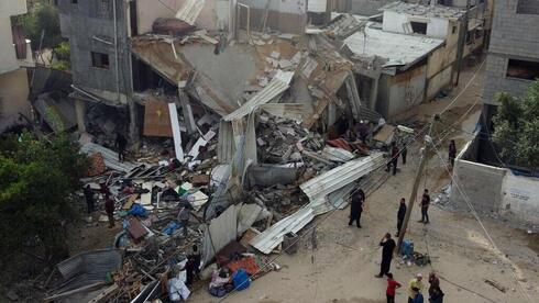 Secuelas de un ataque israelí contra una vivienda en la ciudad de Gaza.