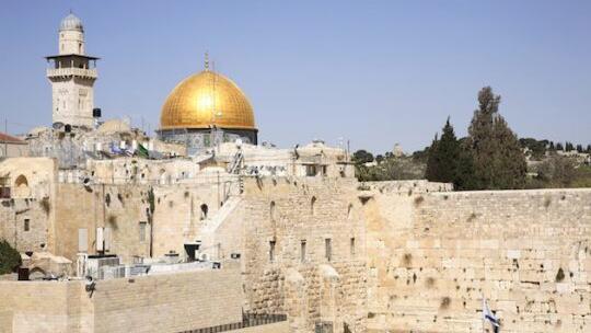 El Muro de los Lamentos y el Monte del Templo en Jerusalem. 