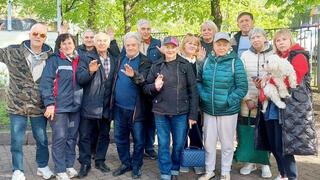 200 ancianos de Kiev regresan a sus casas tras varios meses en Polonia, escapando de la guerra.
