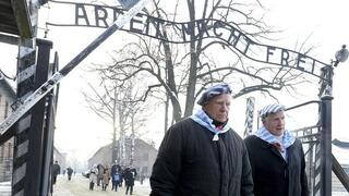 Supervivientes de Auschwitz rinden homenaje en el campo en el día de la memoria del Holocausto 2019.